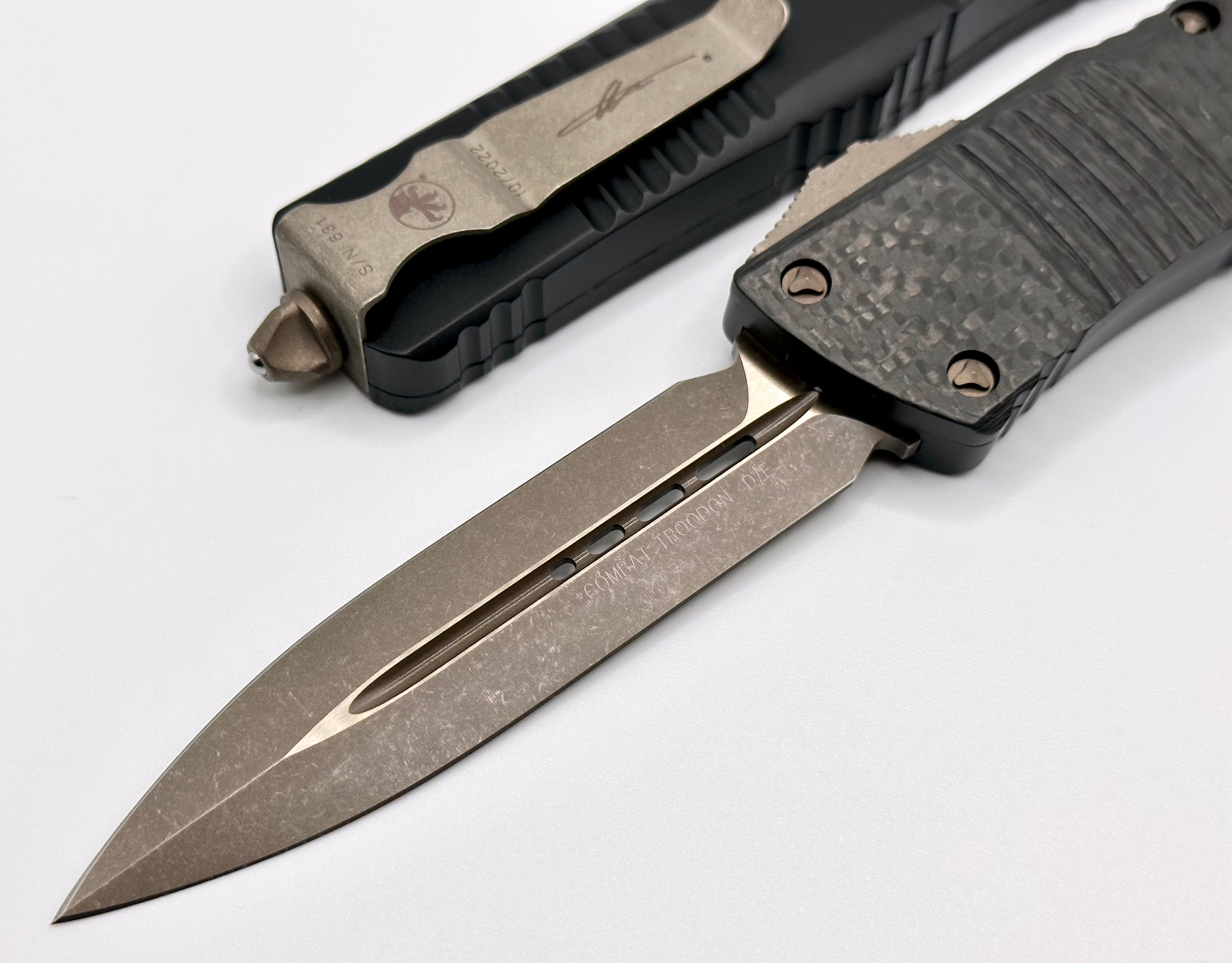 Microtech Combat Troodon Double Edge Bronze Apocalyptic & Carbon Fiber Top 142-13APCFS