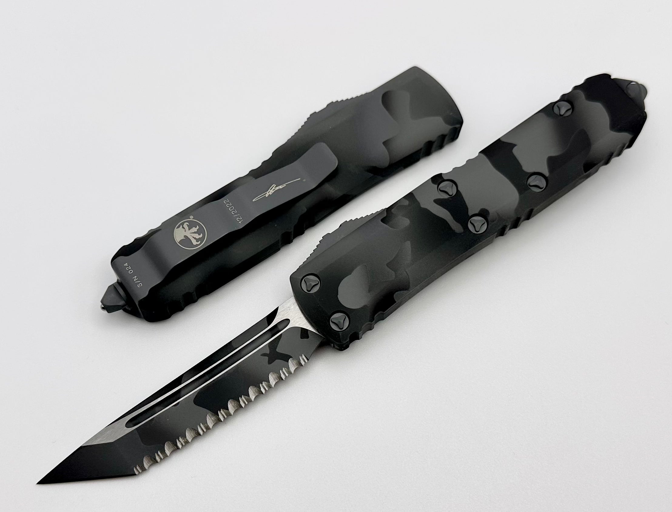 Microtech UTX-85 Tanto T/E Fully Serrated Urban Camo 233-3UCS