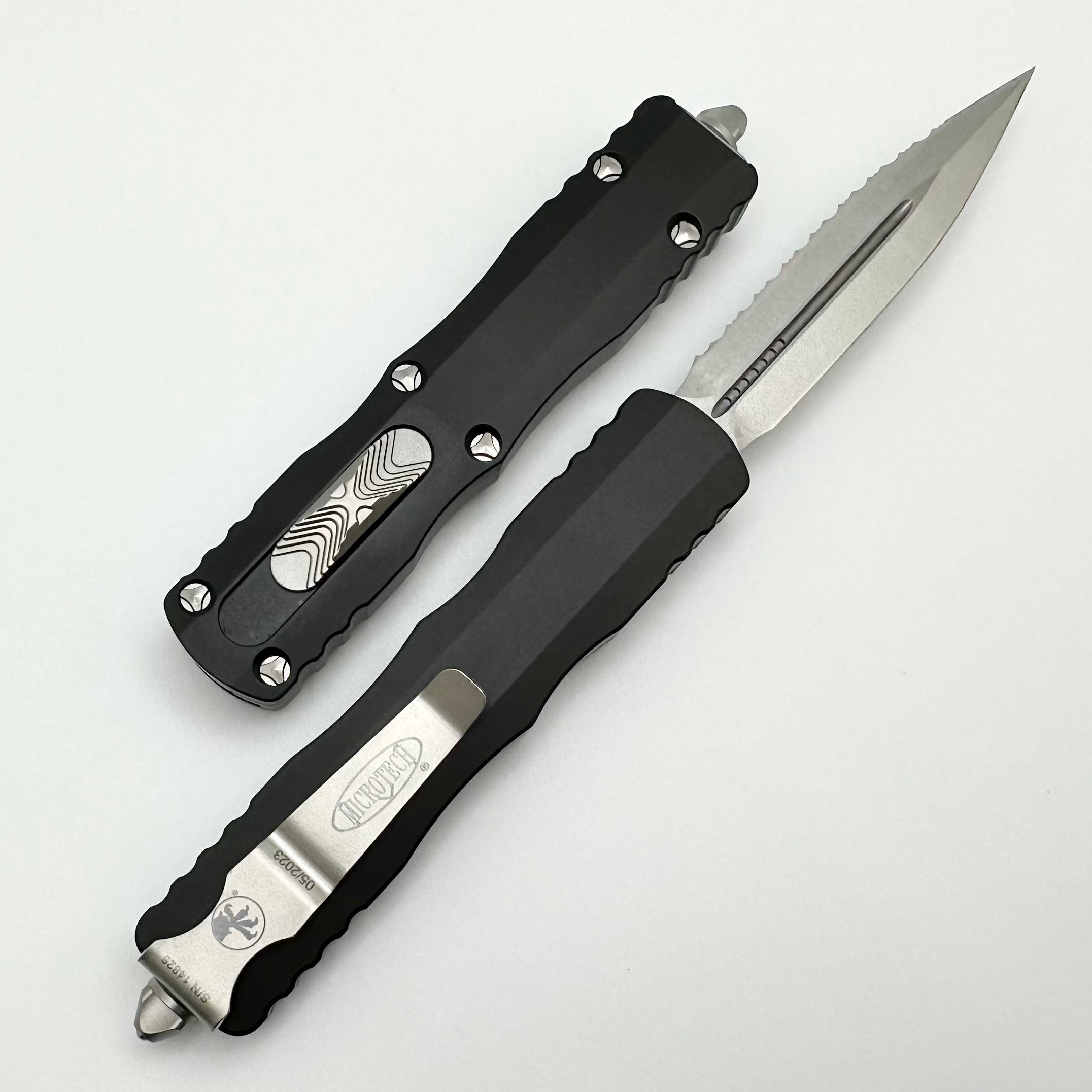 Microtech Dirac D/E Stonewash Full Serrated & Black 225-12