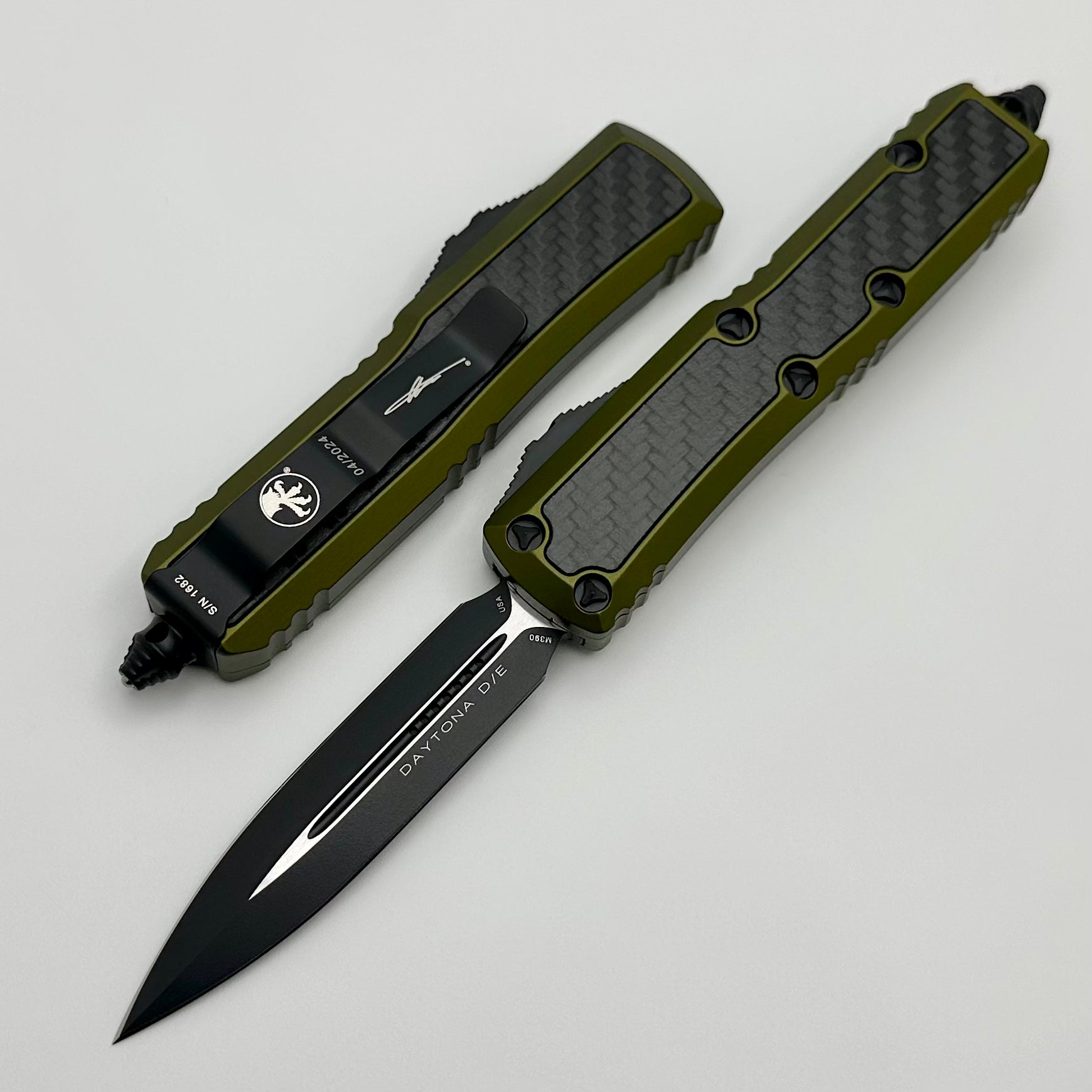 Microtech Daytona D/E OD Green Standard w/ Carbon Fiber Inlays Signature Series 126-1ODCFIS