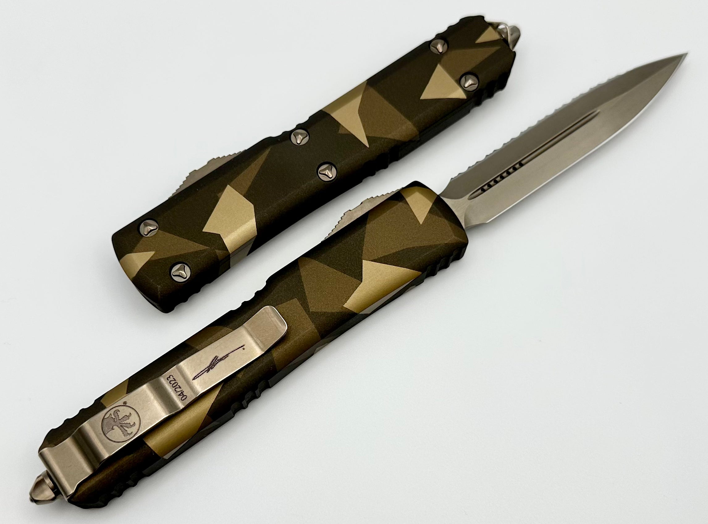 Microtech Ultratech Geo Tan Camo Bronzed Low Polished Double Edge Full Serrated Signature Series 122-15LPGETACS