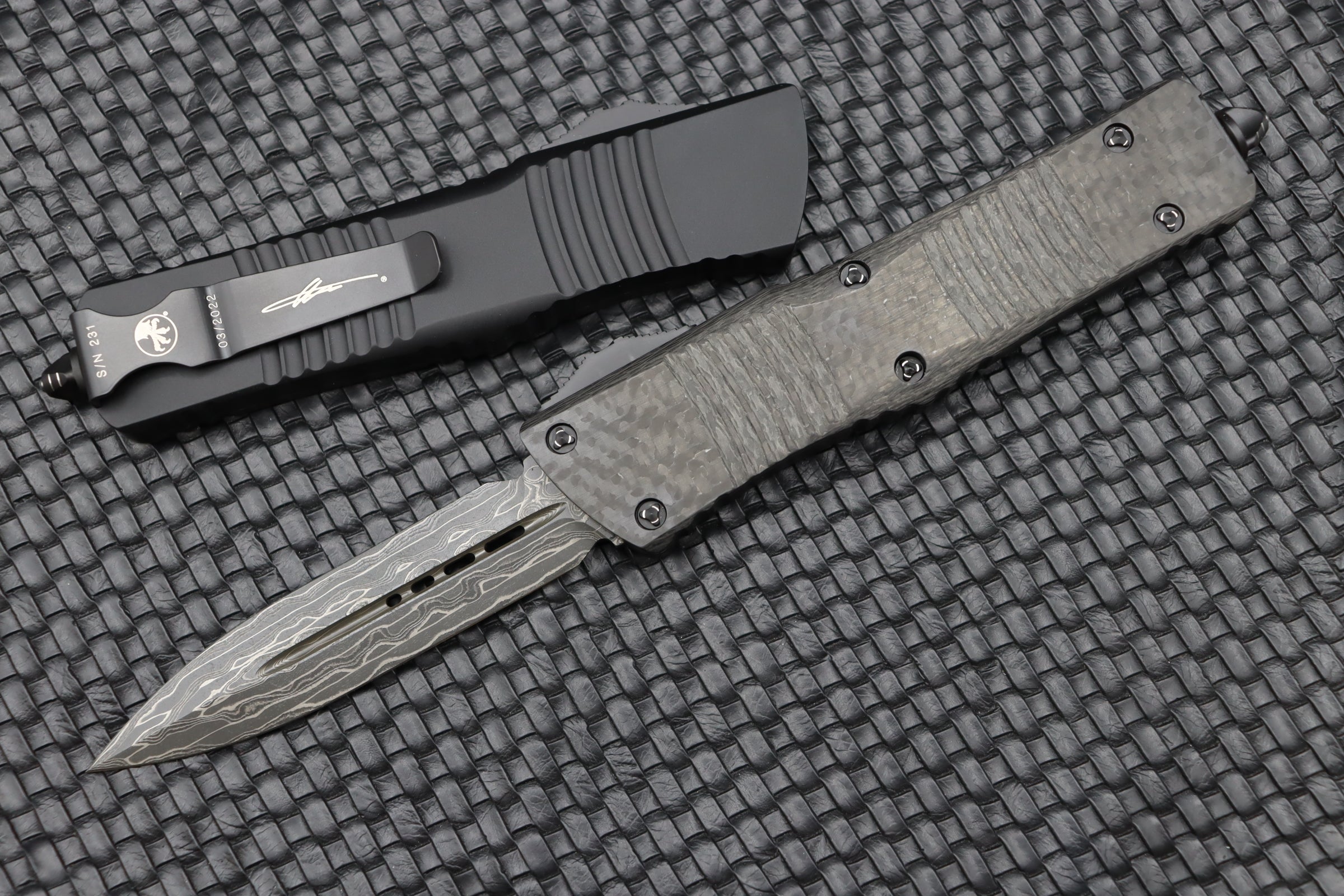 Microtech Combat Troodon D/E Damascus Standard Carbon Fiber 142-16CFS