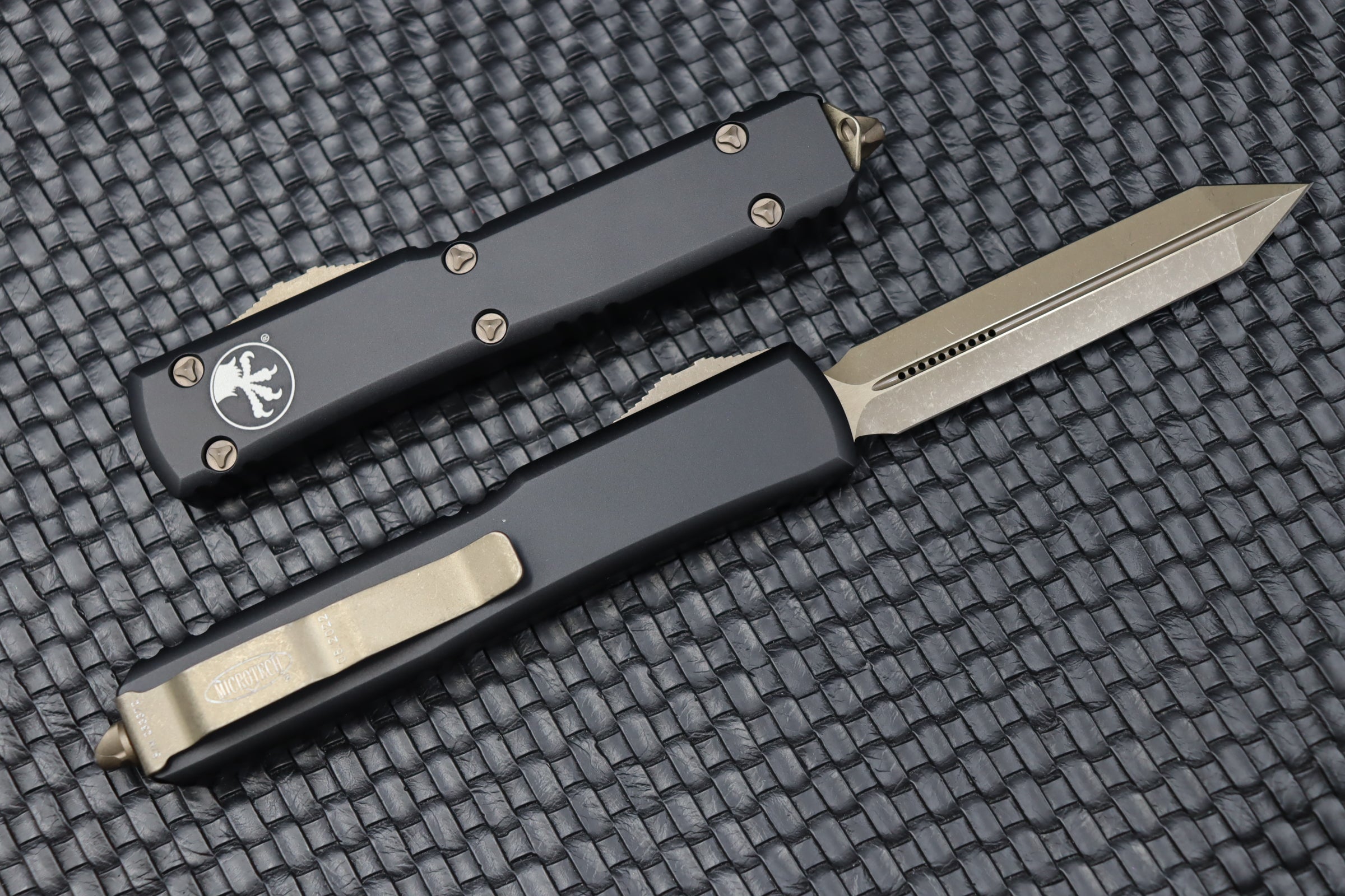 Microtech Ultratech Spartan w/ Bronzed Apocalyptic & Black 223-13AP