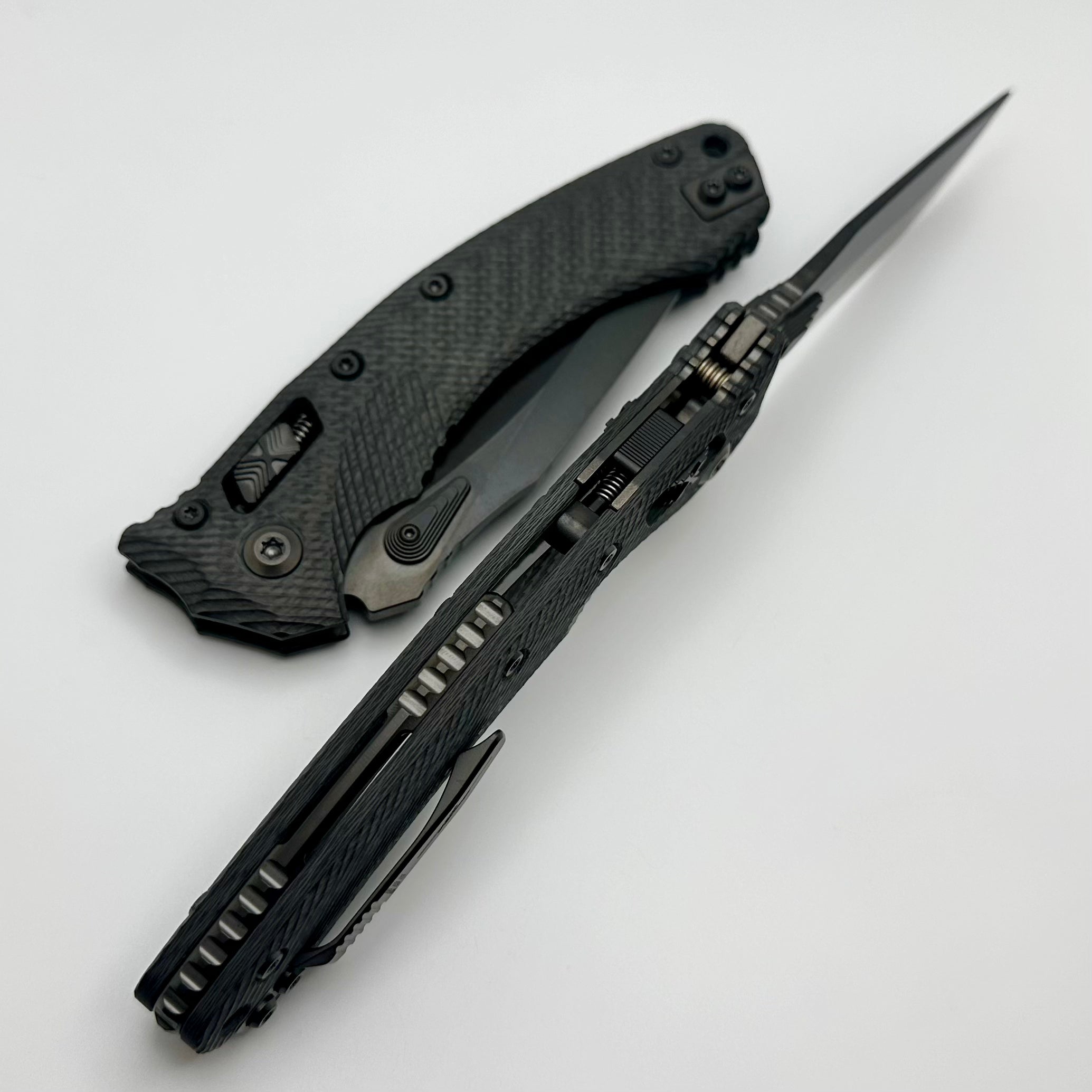 Microtech Amphibian RAM LOK Fluted Carbon Fiber & DLC M390MK 137RL-1DLCTFLCFS One Per Household