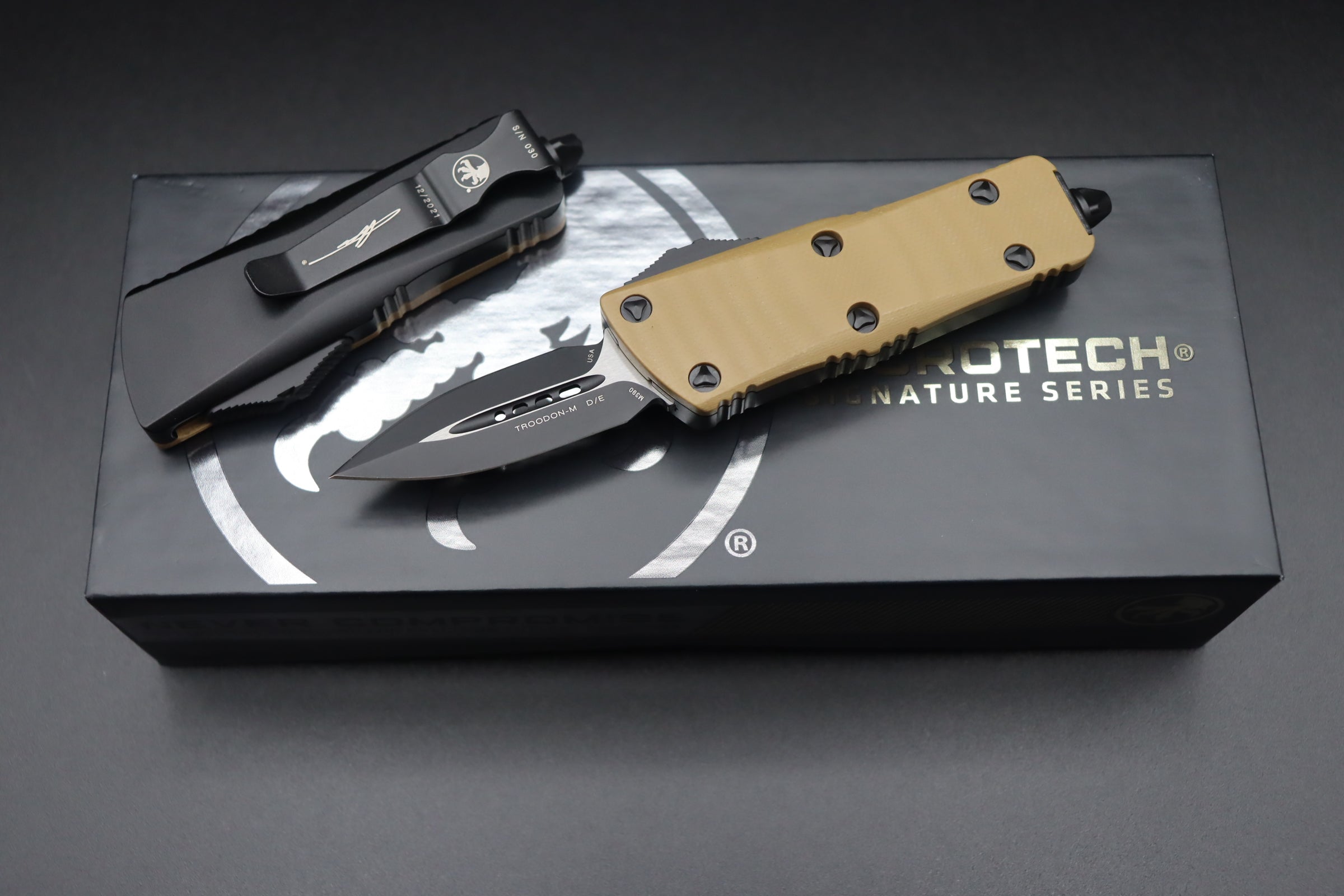 Microtech Mini Troodon D/E Tan G10 Signature Series 238-1GTTAS