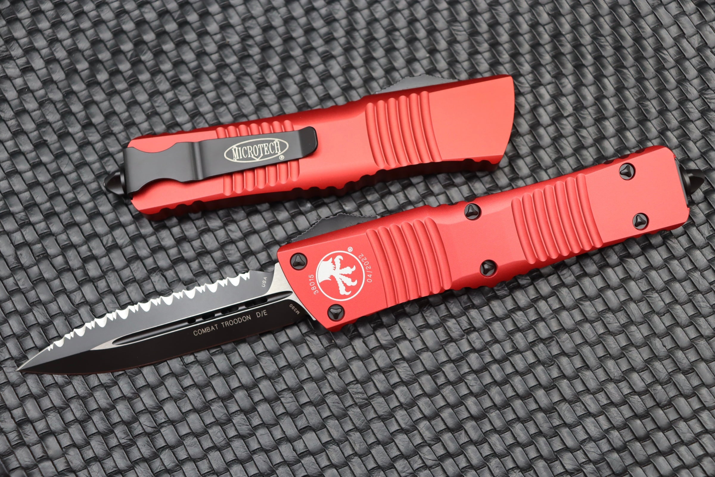 Microtech Combat Troodon Double Edge Black Full Serrated & Red 142-3RD