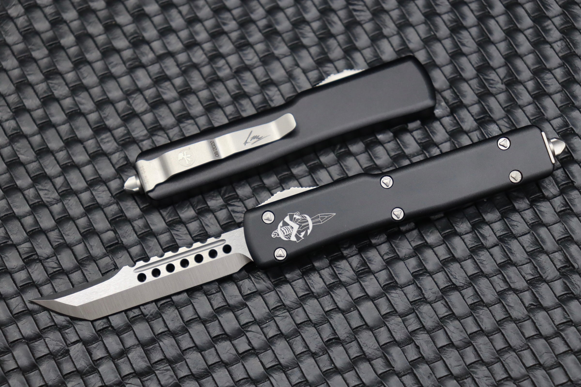 Microtech UTX-70 Hellhound Satin Standard & Black 419-4S