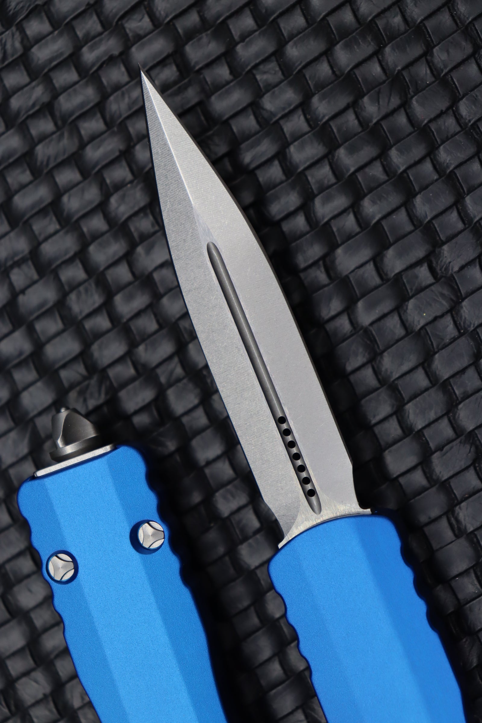 Microtech Dirac D/E Stonewash Standard & Blue 225-10BL