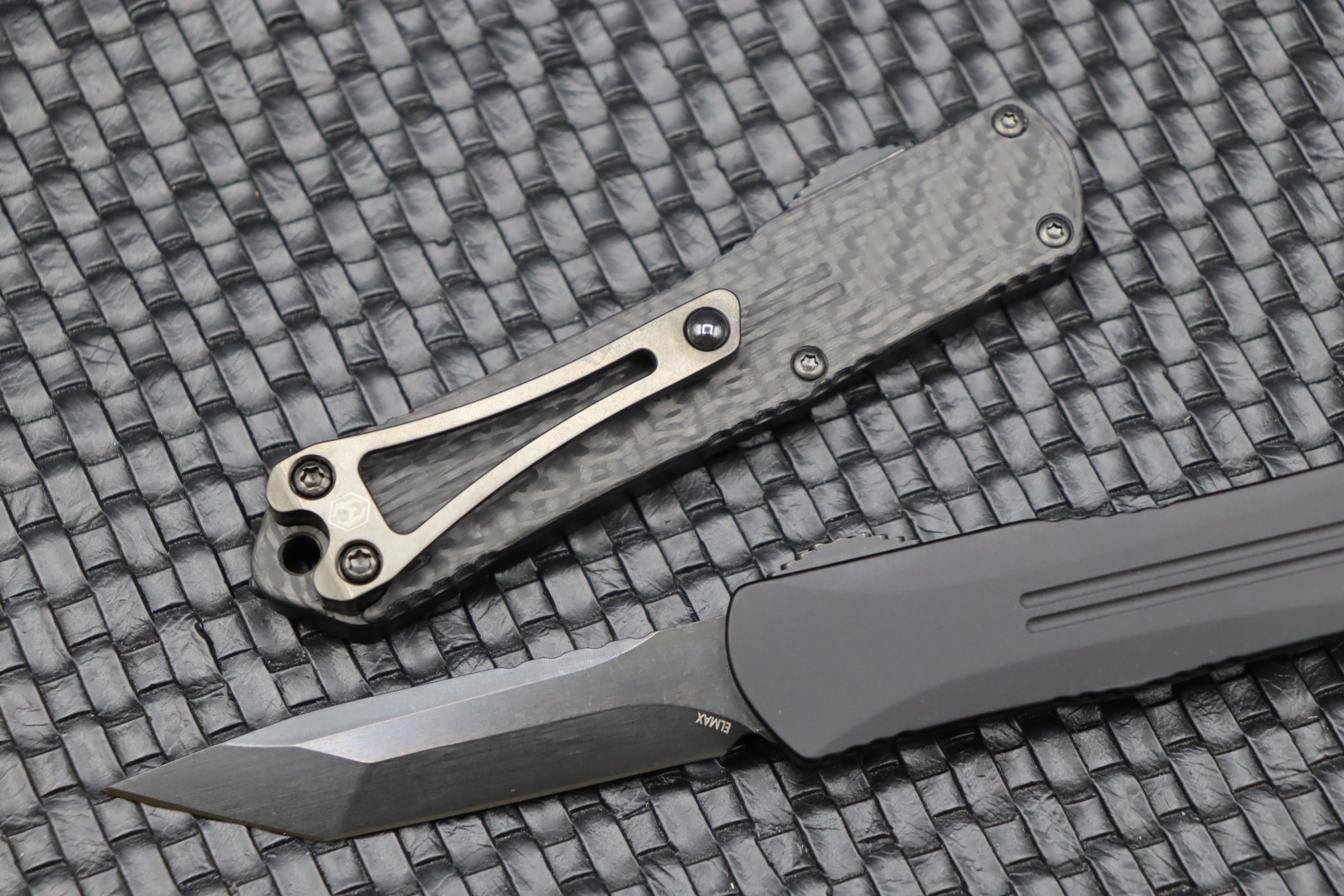 Heretic Knives Manticore S Tanto Black & Carbon Fiber