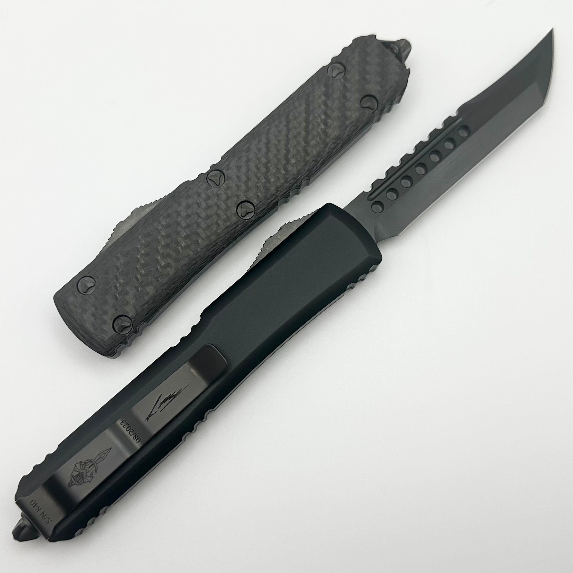 Microtech Ultratech Hellhound DLC Shadow w/ Carbon Fiber Top Signature Series 119-1DLCTCFSH