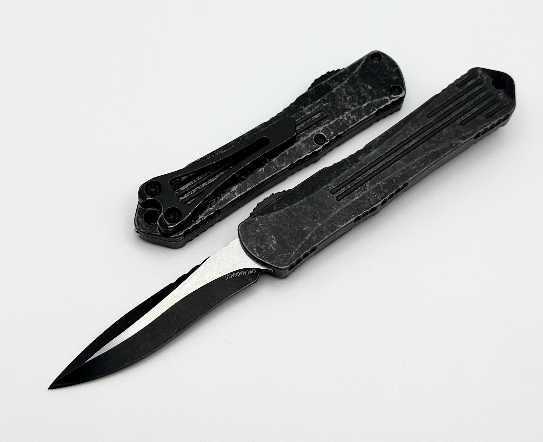 Heretic Knives Manticore S Breakthrough Gray & Two Tone Battleworn Black Magnacut Recurve H025-14A-BRKGRY