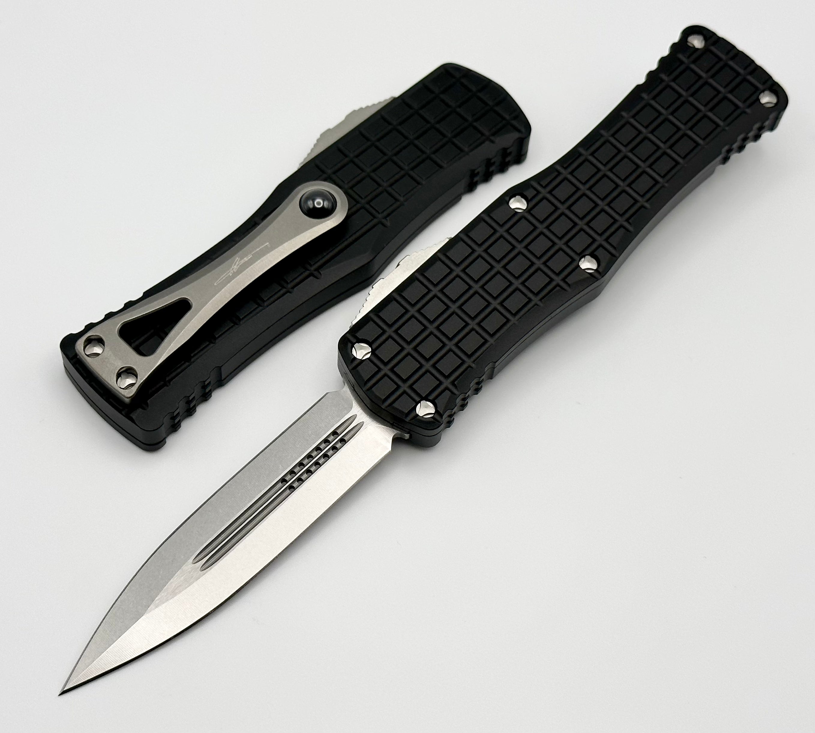 Microtech Hera Frag w/ Stonewash Double Edge Signature Series 702-10FRS