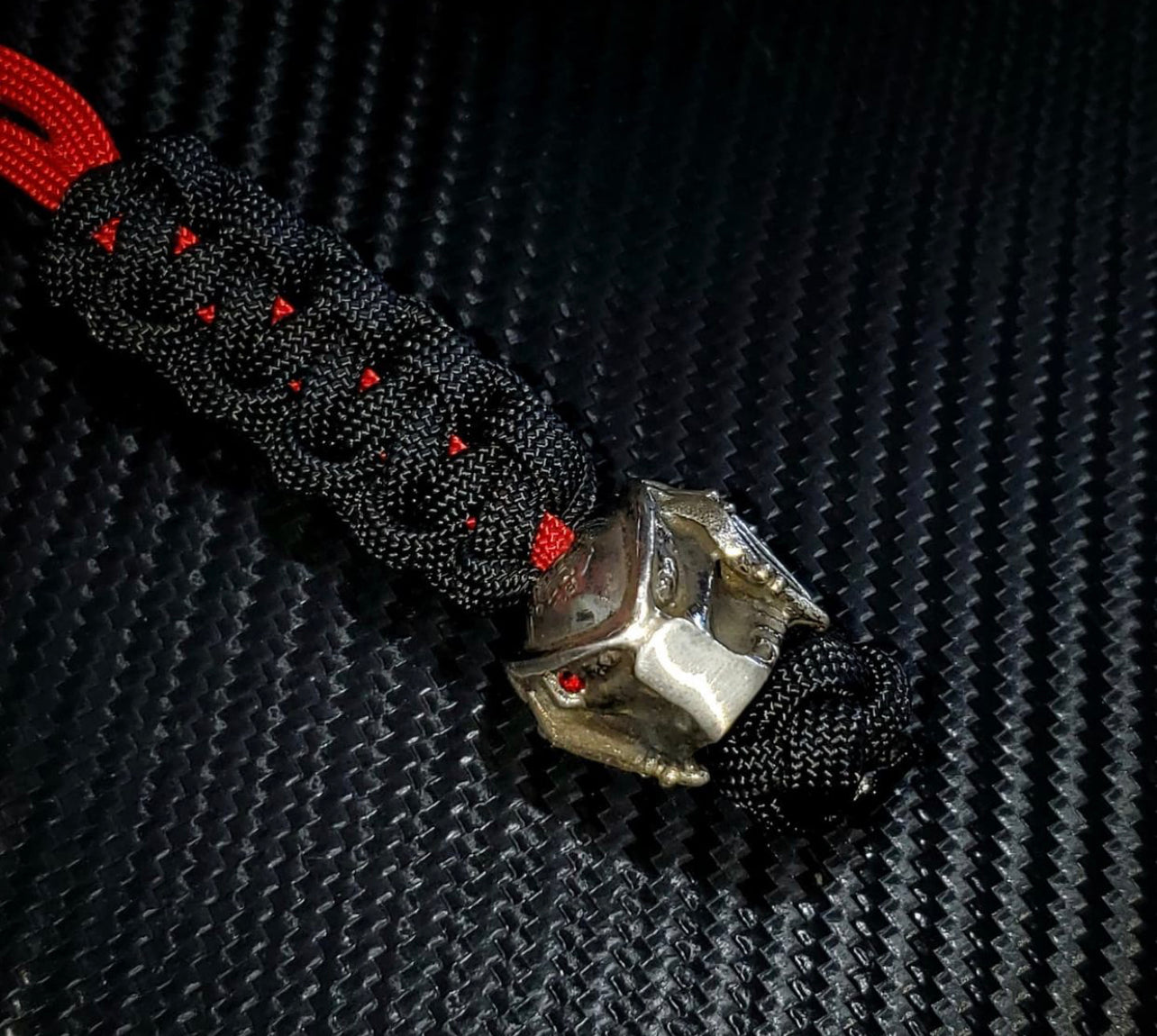 Heretic Knives Predator Themed Collab Manticore E Camo Carbon & DLC, Lighter, & Silver Bead Kit