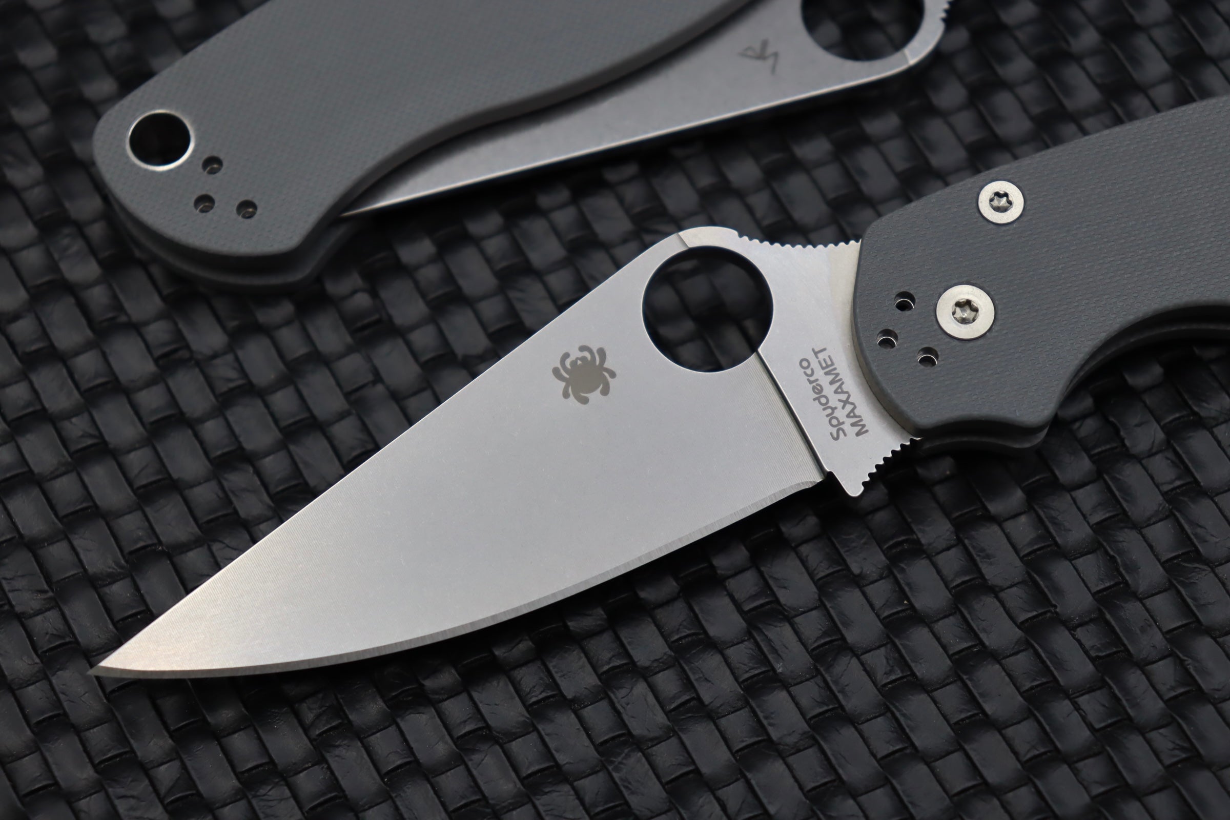 Spyderco Para-Military PM2 Dark Grey Maxamet Steel C81GPDGY2