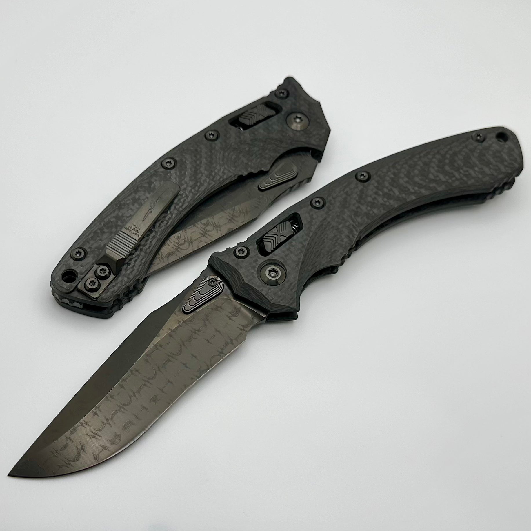 Microtech Knives Amphibian RAM-LOK Vegas Forge DLC Razor Wire Damascus & Carbon Fiber Handles w/ DLC Two Tone Hardware Signature Series 137RL-16MS4