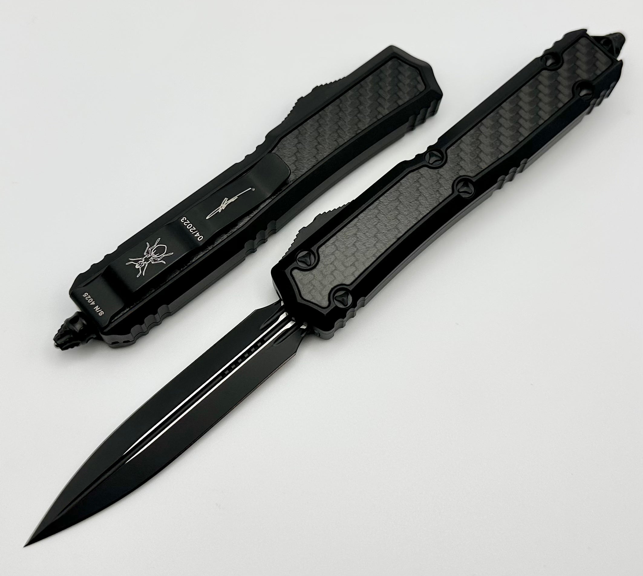 Microtech Makora Double Edge Tactical w/ Carbon Fiber Inlays Signature Series 206-1TCFIS