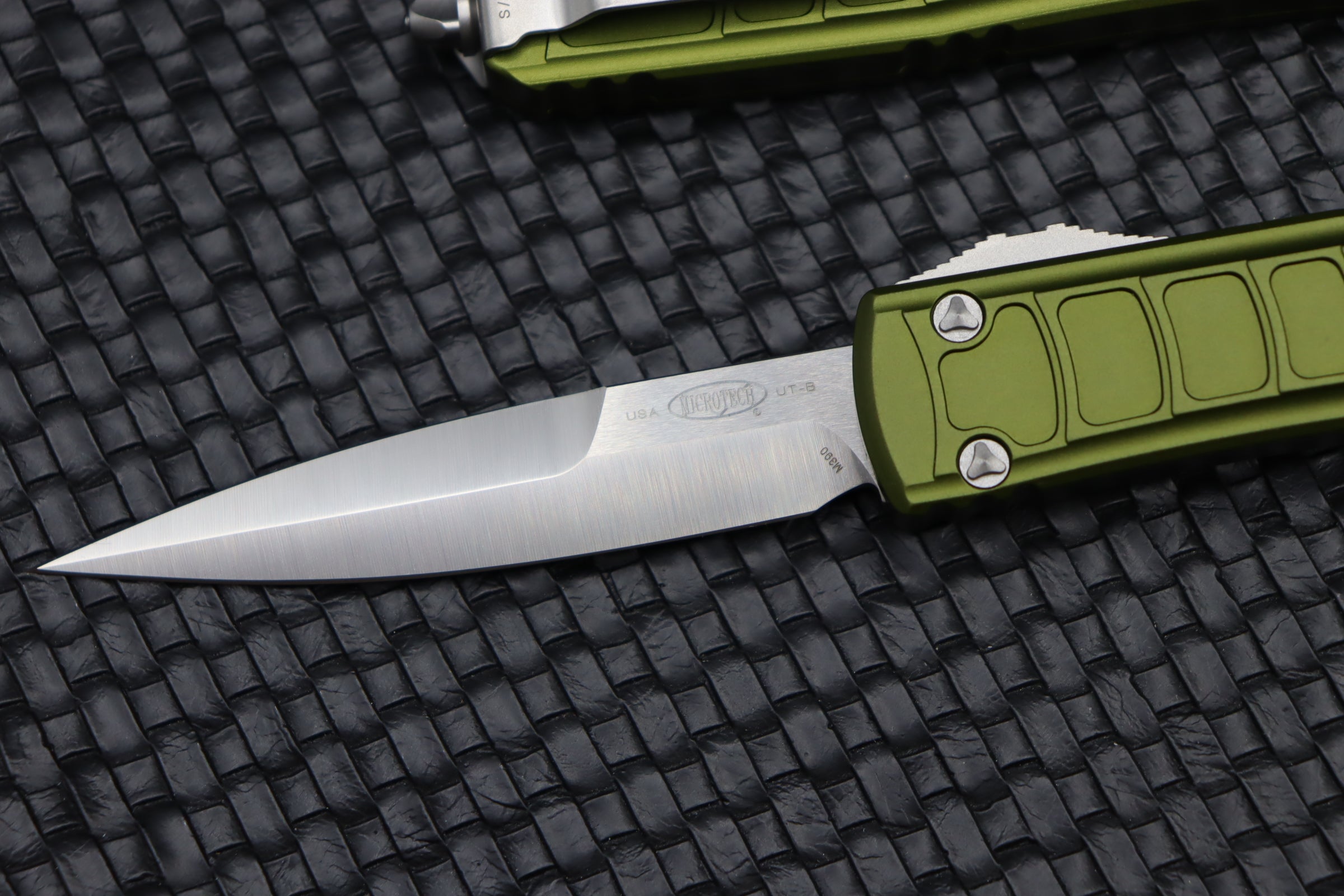 Microtech Ultratech 2 Stepside Bayonet Satin & OD Green 120II-4ODS