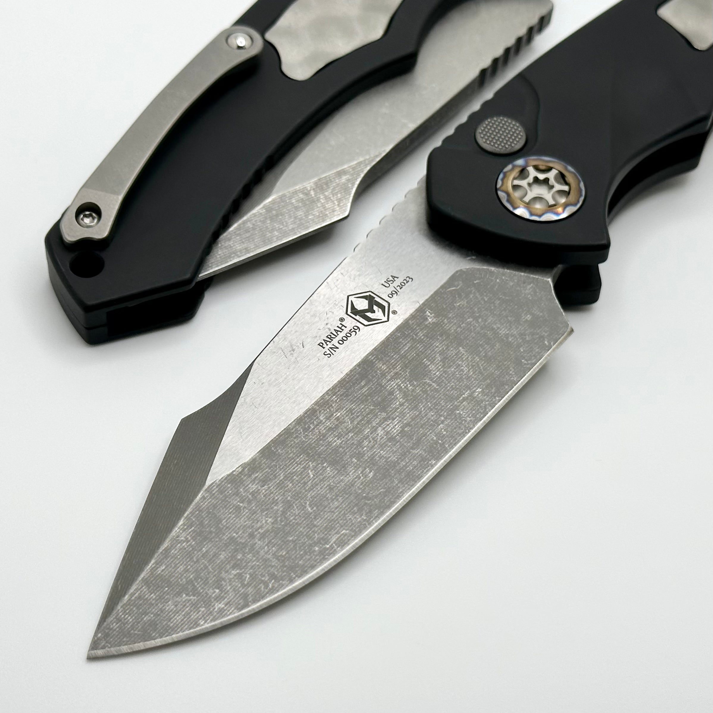 Heretic Knives Pariah Auto Battleworn Standard w/ Bubble Inlays & MagnaCut w/ Flamed Pivot Collars H048-5A