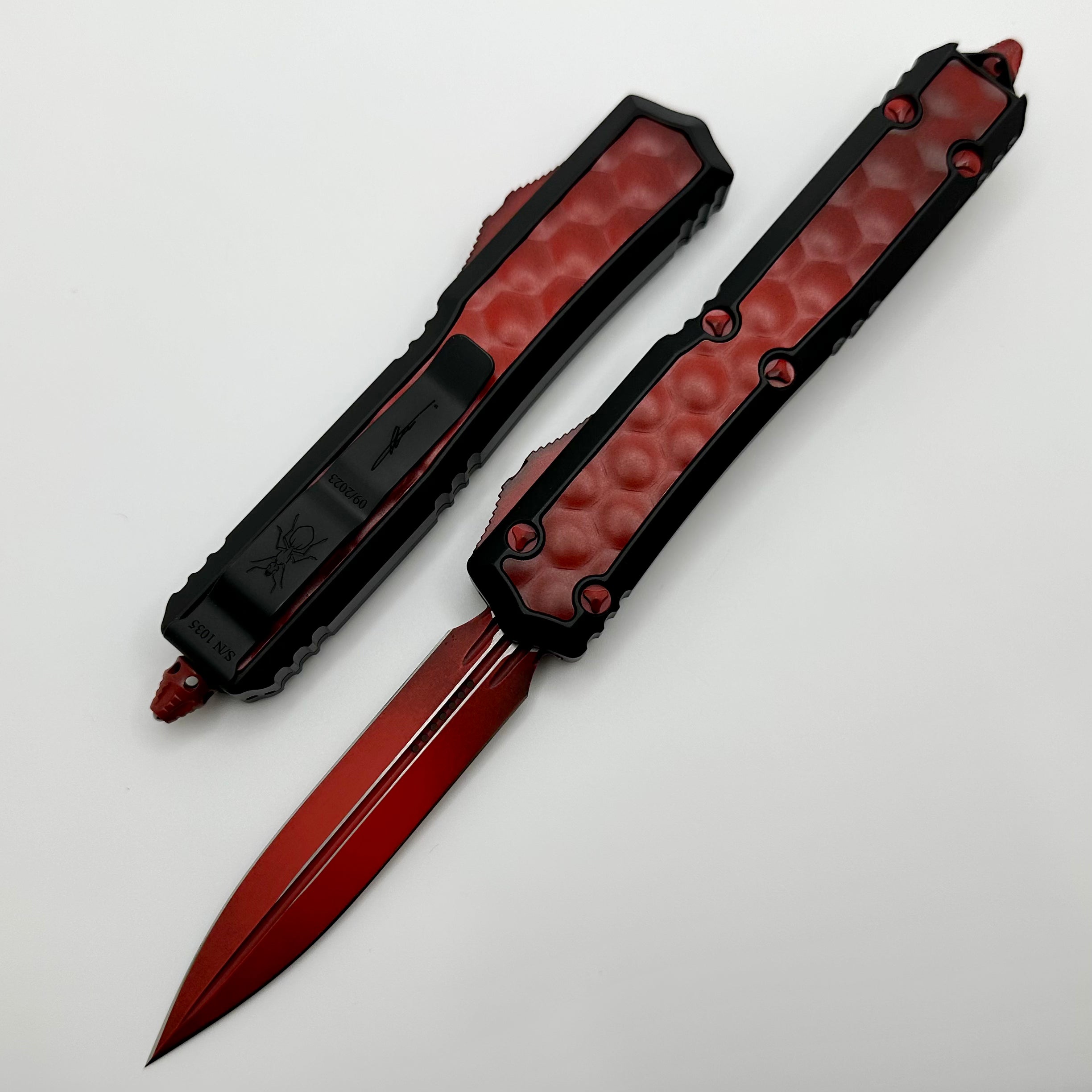 Microtech Makora Weathered Red Double Edge w/ Weathered Red Bubble Inlays & DLC Deep Engraving w/ Nickel Boron Internals Signature Series 206-1BIWRDS