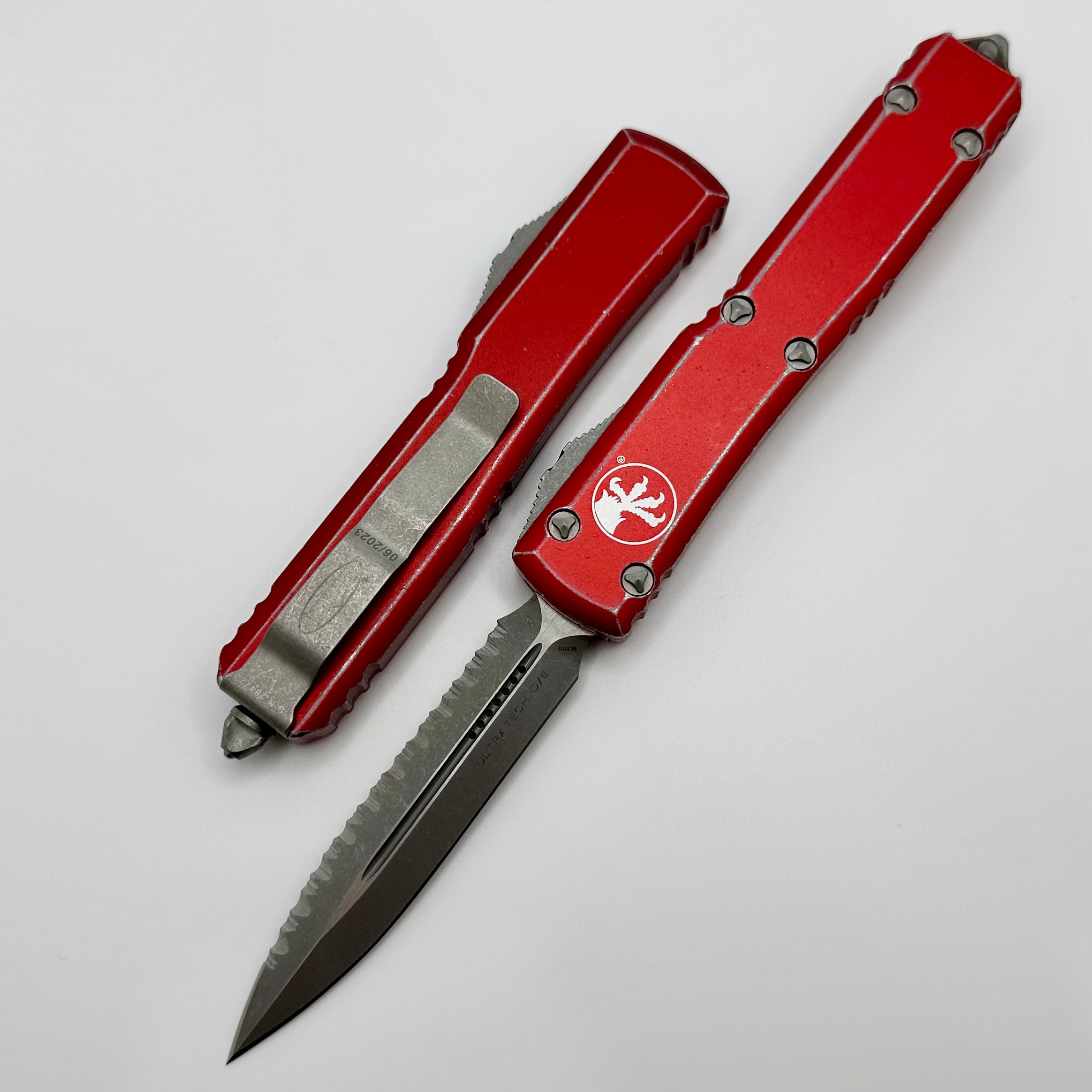 Microtech Ultratech Double Edge Full Serrated Apocalyptic & Distressed Red 122-12DRD