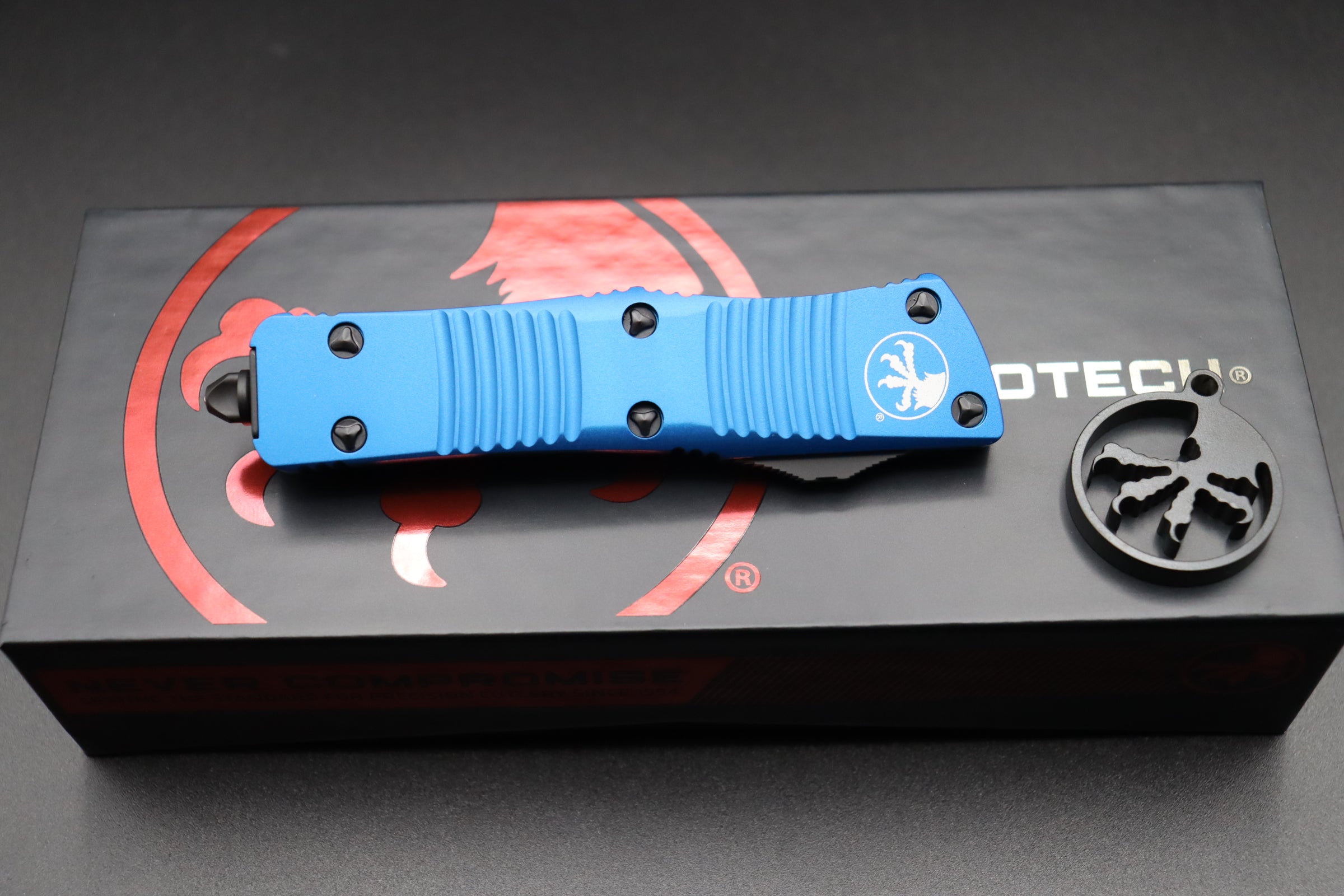 Microtech Troodon Tanto Black F/S Blue 140-3BL