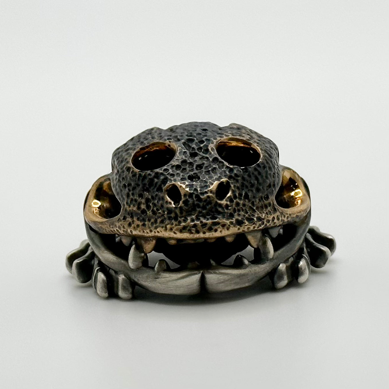 Phase Objects Toad-Hanya Worry Stone Bronze/Silver