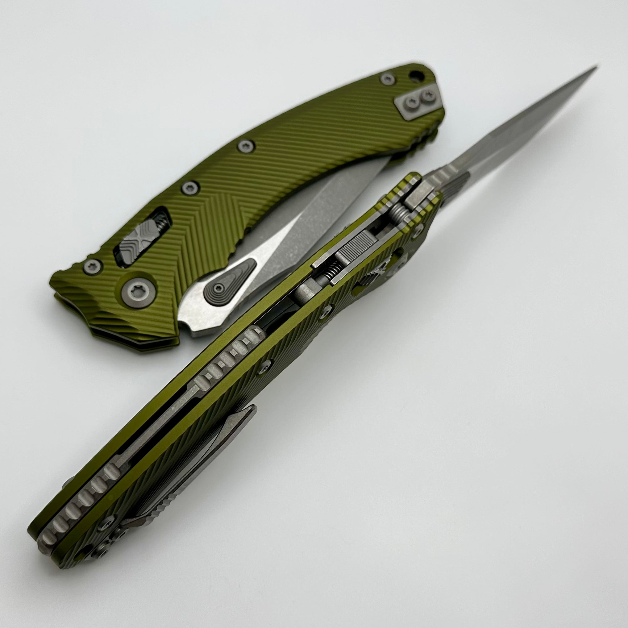 Microtech Amphibian RAM LOK OD Green Fluted Aluminum & Partial Serrated Apocalyptic M390MK 137RL-11APFLOD